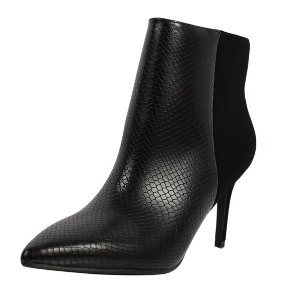 Two-tone snake texture ankle bootie - Picture 2 of 9